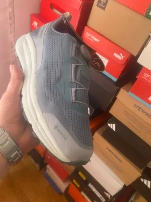 Grå Gore-Tex sneakers från Viking