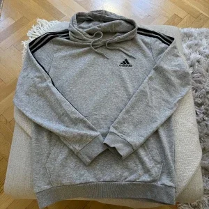 Träningshoodie från Adidas