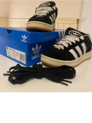 Adidas Campus 00s svart