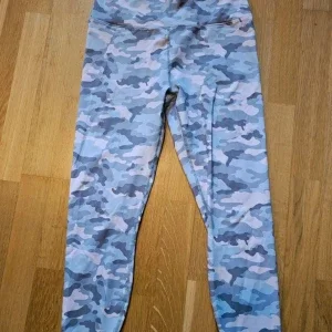 camoflerade leggings från Fabletics