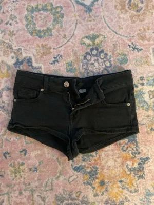 JÄTTE låga jeans shorts