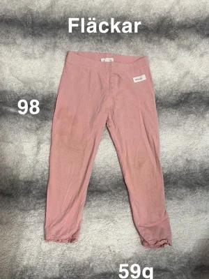 Rosa leggings med spetskant