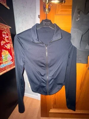 Svart define jacket