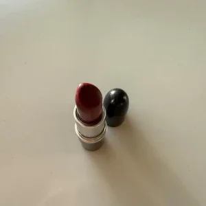 MAC Matte Lipstick Diva