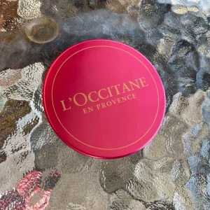 Oanvänd handspegel spegel från L’occitane