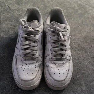 Nike Air Force 1 vita sneakers herr