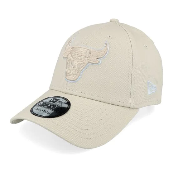 New Era - NBA Beige adjustable Lippis - Chicago Bulls Team Outline 9FORTY Stone Adjustable @ Hatstore