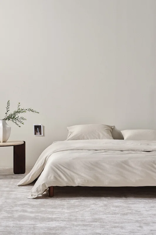 Jotex - Satin Påslakanset i Satin Dubbelsäng Ekologisk Beige ZACK - Köp Dubbelsäng hos Jotex