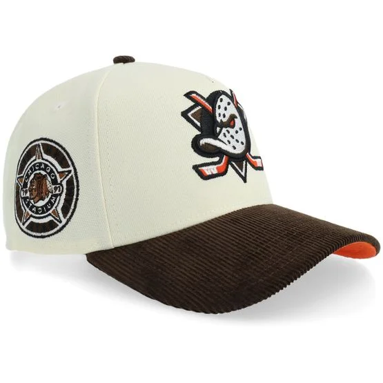 New Era - NHL Beige adjustable Lippis - Hatstore Exclusive x Chicago Blackhawks 9FORTY All Star Game Chrome/Corduroy A-frame Adjustable @ Hatstore