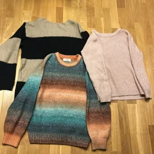 Tre stickade tröjor från H&M och 157