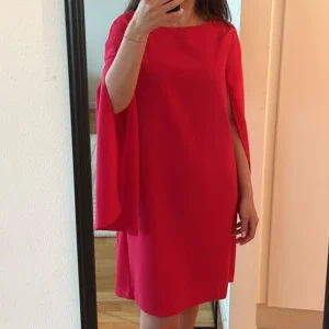 Mörkrosa cape-klänning från Zara XS