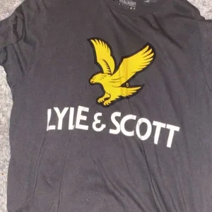 Lyle and Scott t shirt