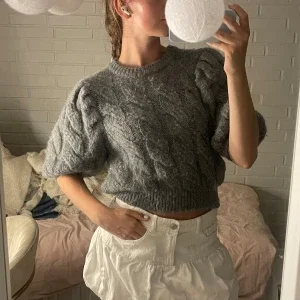 Grå stickad Softgoat tröja