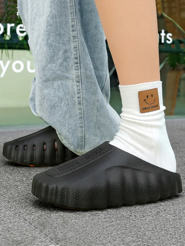 AliExpress - Sandales d'extérieur légères et respirantes pour hommes, claquettes d'été souples en EVA pour femmes, sandales de rue pour couples homme-
