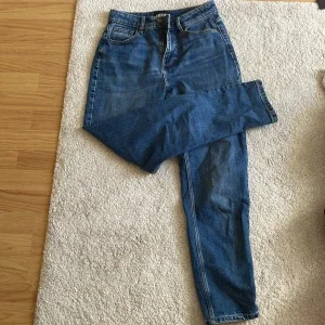 Blå jeans från PIECES
