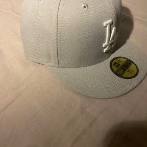 LA Fitted cap