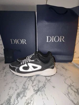 Dior B30