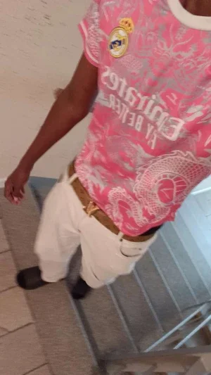 Real Madrid rosa t-shirt med drakmönster