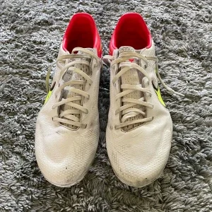 Nike Tiempo legend 9 PRO motivation pack forbollsskor