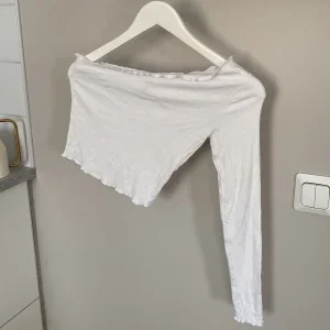 Vit offshoulder topp från ASOS
