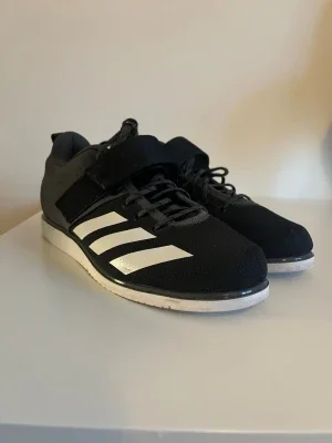 Adidas Powerlift 4 tyngdlyftarskor