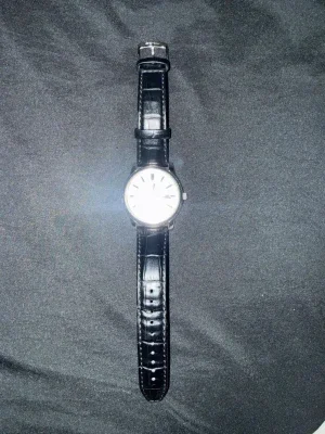 Seiko klocka med svart läderarmband
