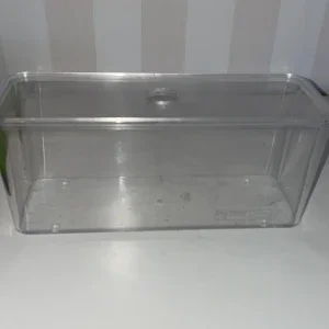 Transparent plastlåda med lock