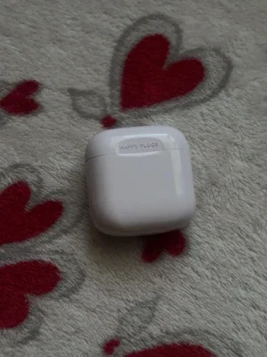 Vita trådlösa in-ear från Happy Plugs