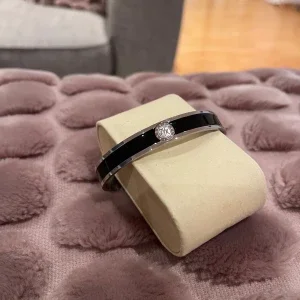 Silverfärgat armband från Dyrberg & Kern