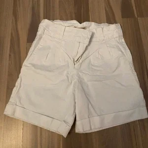 Vintage vita shorts (white shorts)