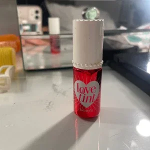 benefit love tint