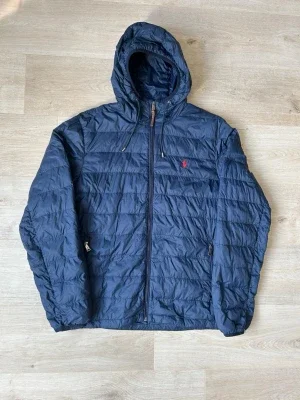 Blå Ralph Lauren Lätt Dunjacka Vårjacka Storlek L