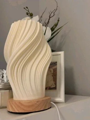 Modern vriden bordslampa i beige