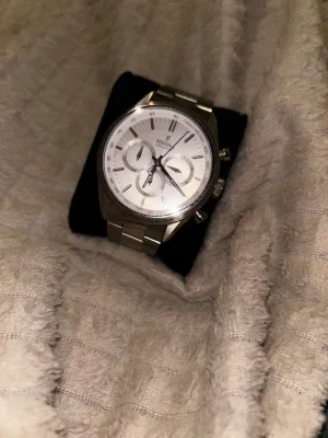 Silverfärgad Festina Chronograph klocka