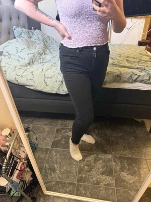 Svarta skinny jeans med hög midja