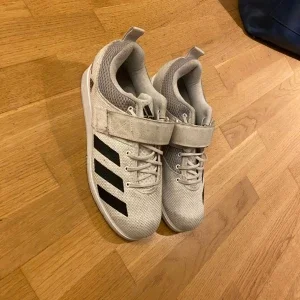 Adidas gymskor