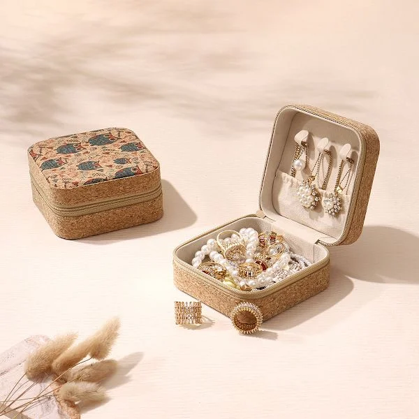 Travel Jewelry Box, Small Jewelry Storage Box for Travel, Suitable for Gifts, Travel, Business Trips, etc. owl