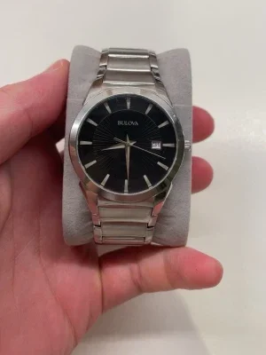Bulova silverfärgad klocka