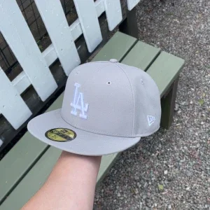 Grå MLB fitted LA Dodgers keps från New Era