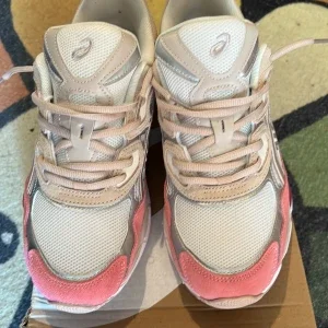 ASICS GEL sneakers i beige och rosa