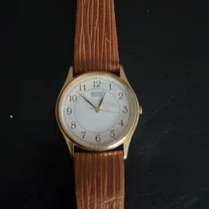 Seiko klocka med brun skinnrem