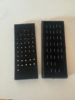 silverfärgade Näspiercing