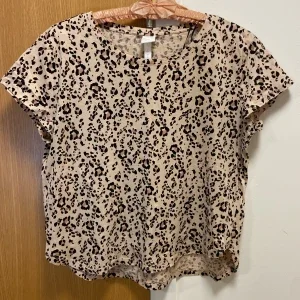 Leopard top