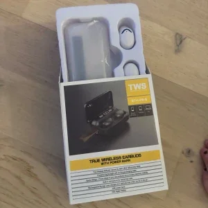 TWS True Wireless Earbuds med Power Bank