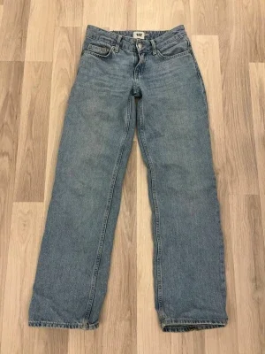 Lager 157 ljusblå baggy low waist jeans