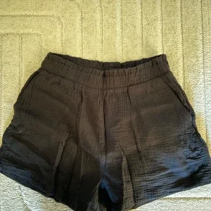 Svarta shorts från Vero Moda