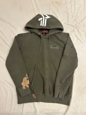 Grön hoodie från Alpha Industries