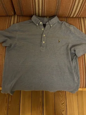 Blå oxfordskjorta från Ralph Lauren