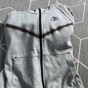 Nike tech fleece