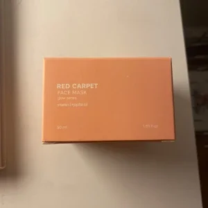 Red Carpet Face Mask från CAIA